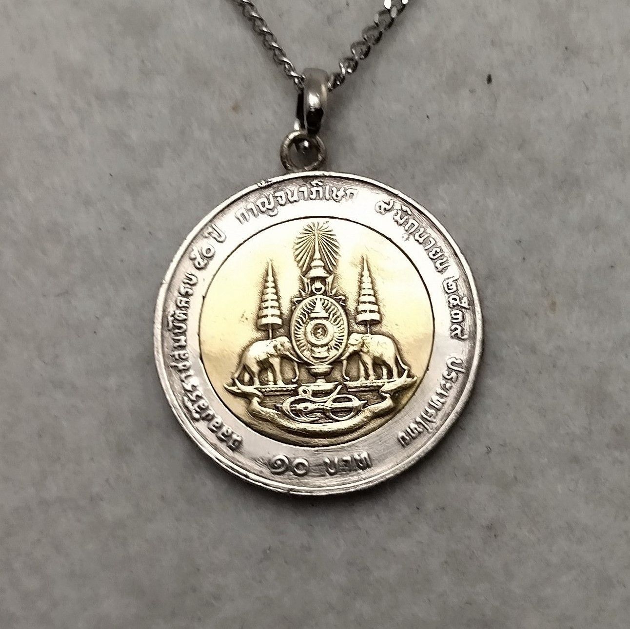 シックスペンス コイン ネックレス ゴールド 金属アレルギー対応 日本製 送料無料 6ペンス コイン 幸せを運ぶ ネックレス・ペンダント  Dimia（ディミア） 通販 13549741｜Creema(クリーマ) ラッキー6ペンスコインのネックレス（ペア）着けっ放しOK