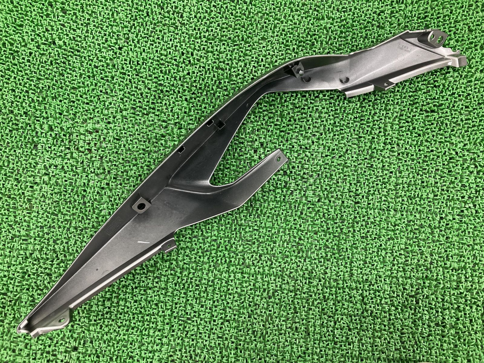 【rururuジャンク】 ZX-6R シートカウル 右 ガンM 36041-0052 カワサキ 純正 中古