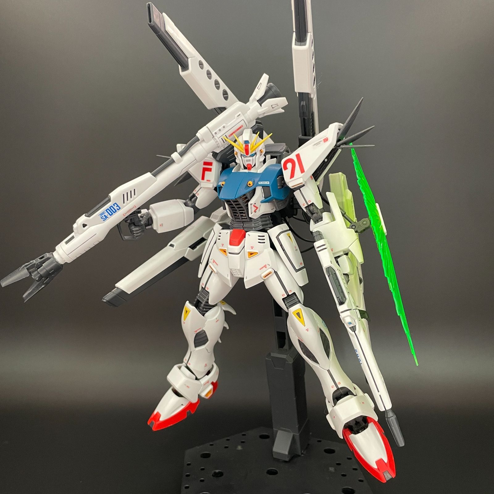 MG　ガンダム4号機・5号機・F91セット MG ガンダム4号機・5号機・F91セット 幻の武装を纏った姿を再現