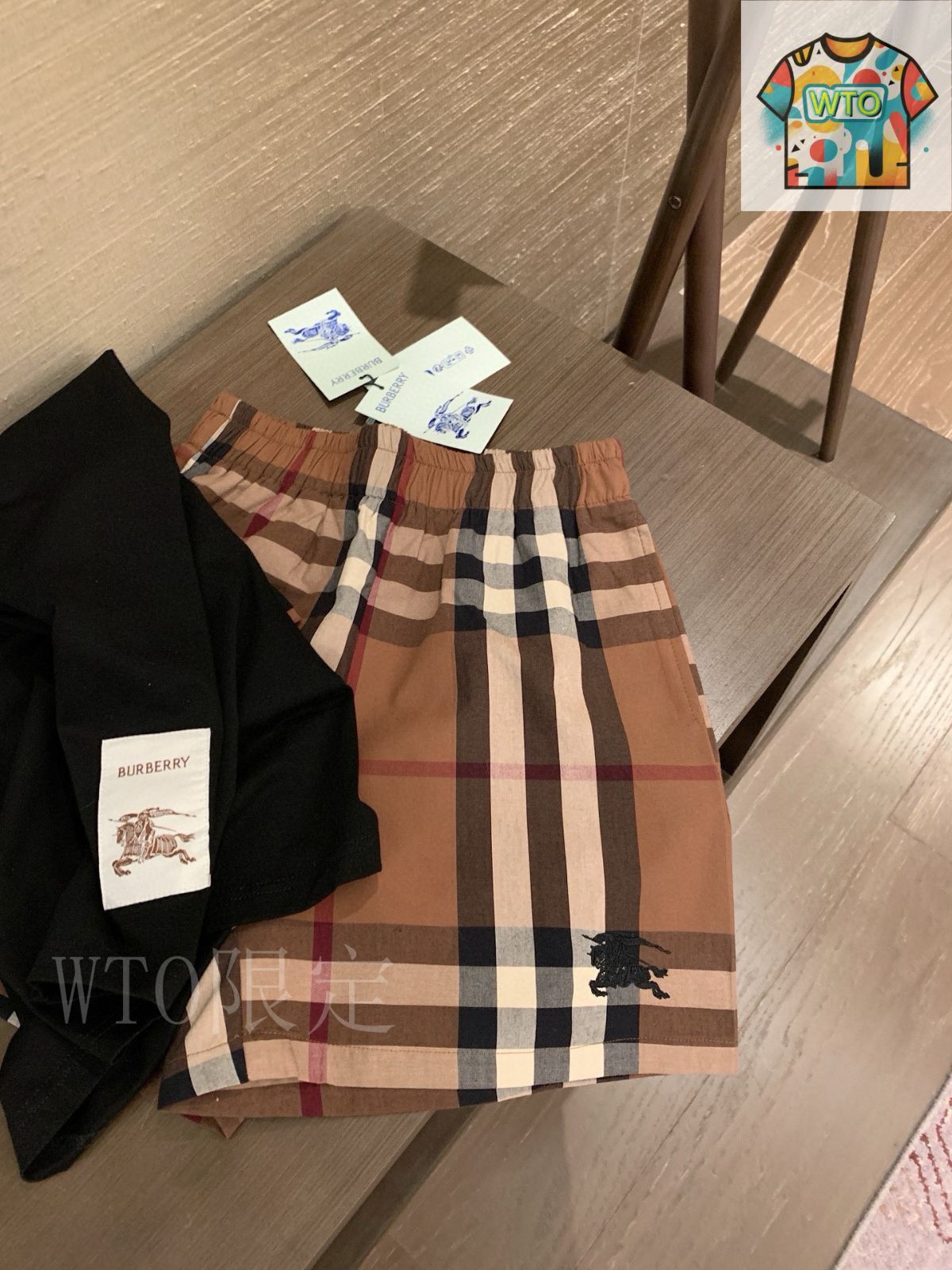 今日WTO】Burberry Embroidered Logo Top & Check Shorts Set