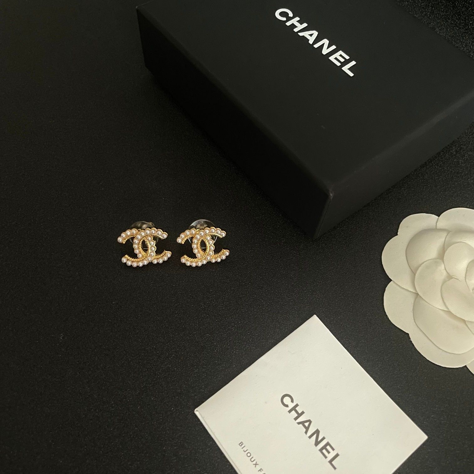 今日特価】Chanel ヴィンテージ アルファベット ピアス 送料無料