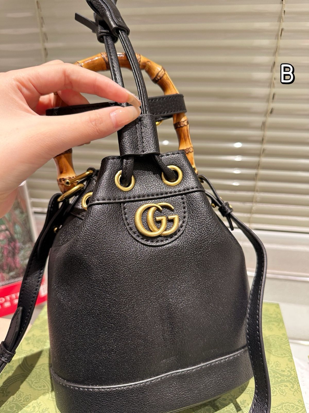 ★送料関税込★GUCCI ブラウン バンブー バケットバッグ 今日特価】Gucci Bamboo Bucket Bag グッチ バンブー バケット