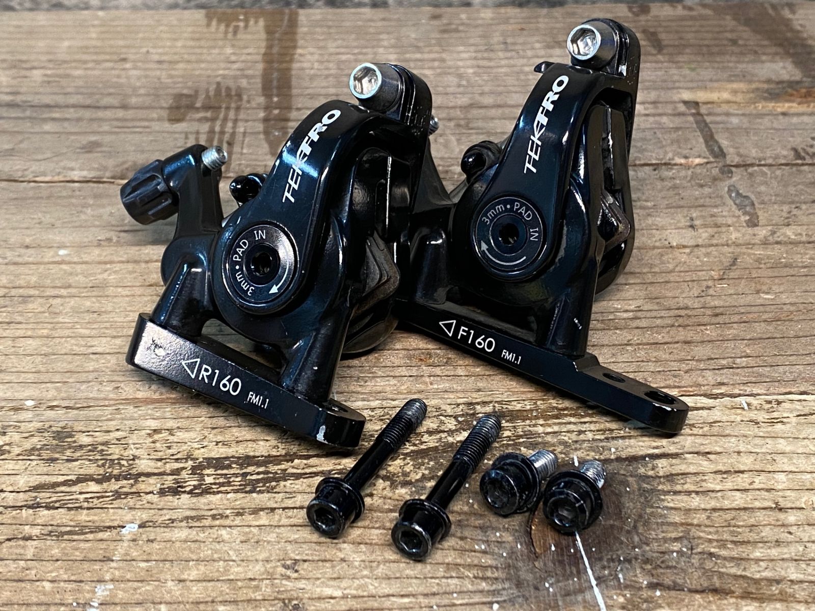 JB385 テクトロ TEKTRO MD-C550 ディスクブレーキキャリパー 前後