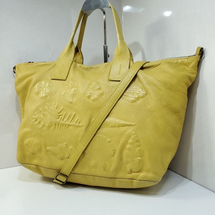 イオペレ IO PELLE レザー シュリンクレザー 本革 貝殻 型押し