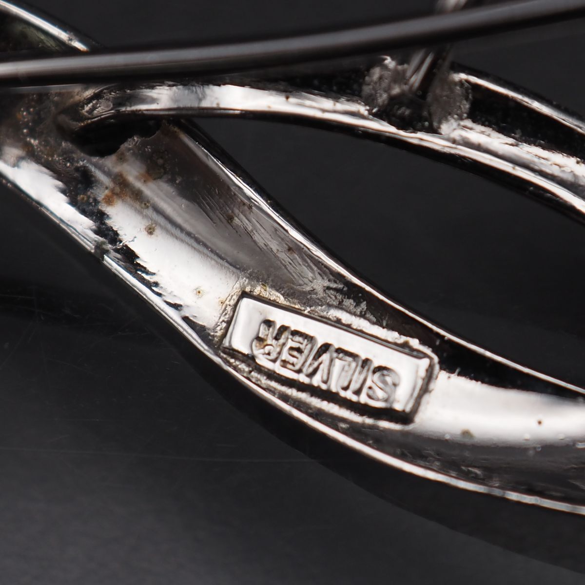 SILVER刻印 ゴールドカラー 本真珠 ブローチ B189 本真珠 7.4mm珠 パール SILVER刻印 ブローチ デザイン