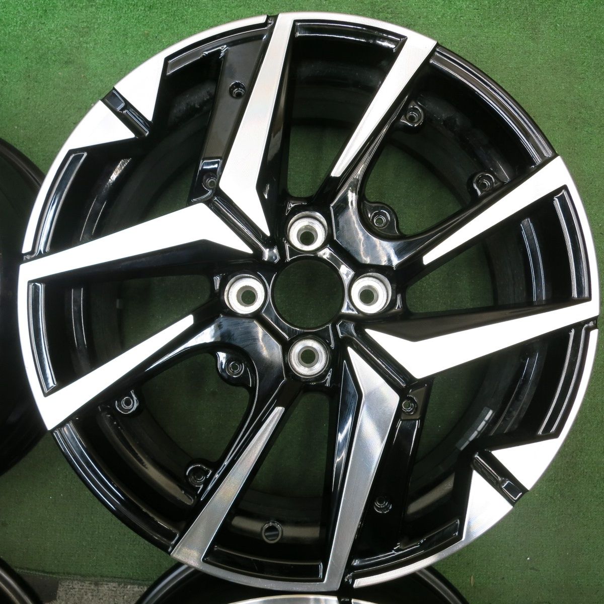 キレイ プジョー 208 純正 ホイール 17インチ MOPAR 17×7J PEUGEOT PCD108 4H 5092504HAホ