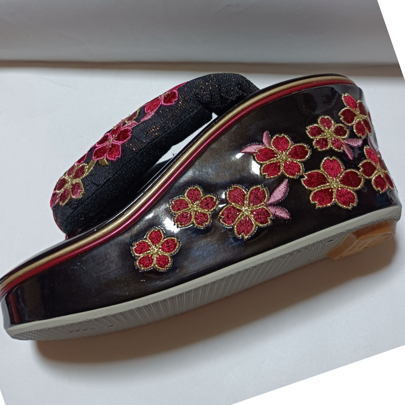 ヒール草履 黒台座 ラメ刺繍鼻緒 振袖 成人式 ポックリ - メルカリ