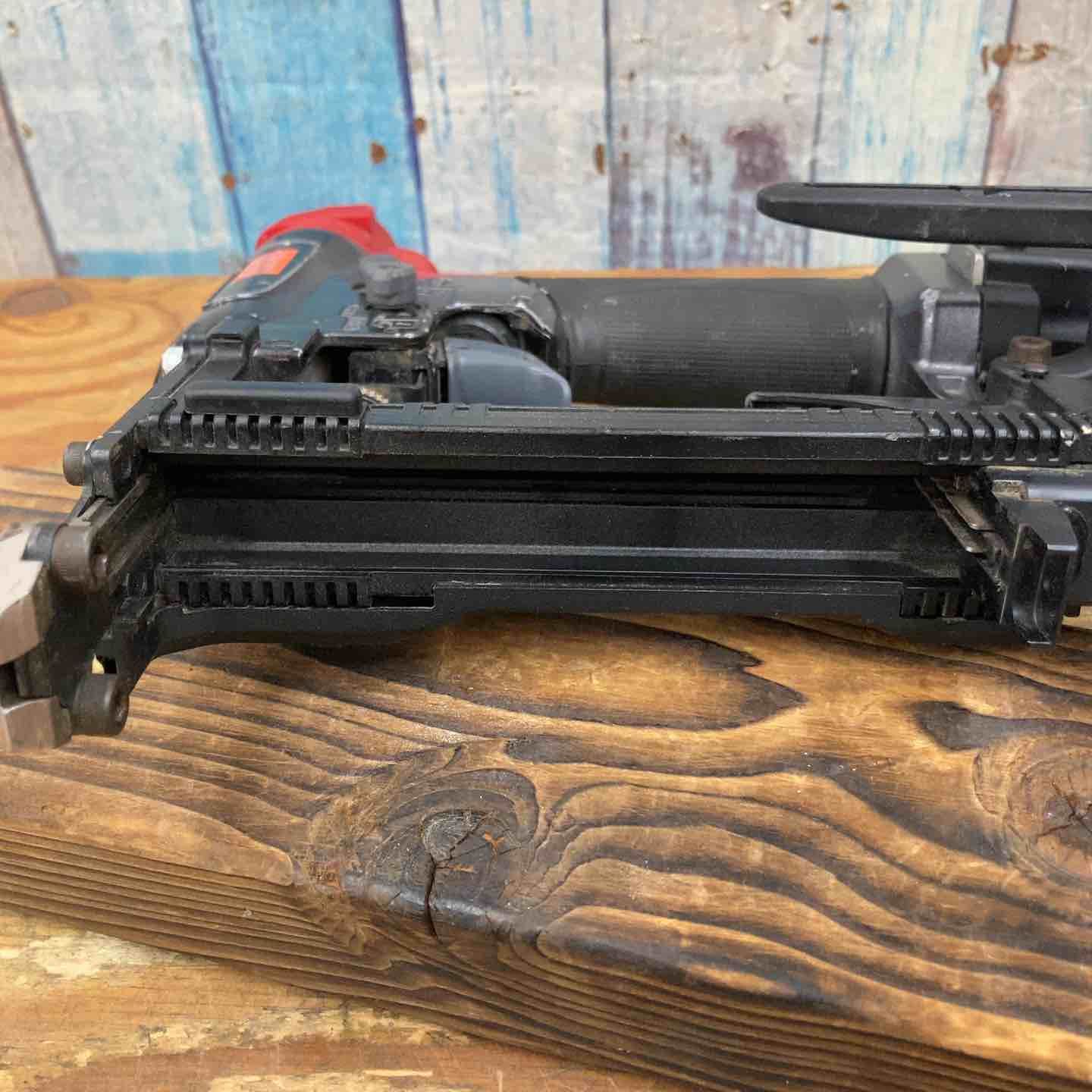 高圧フロアタッカー