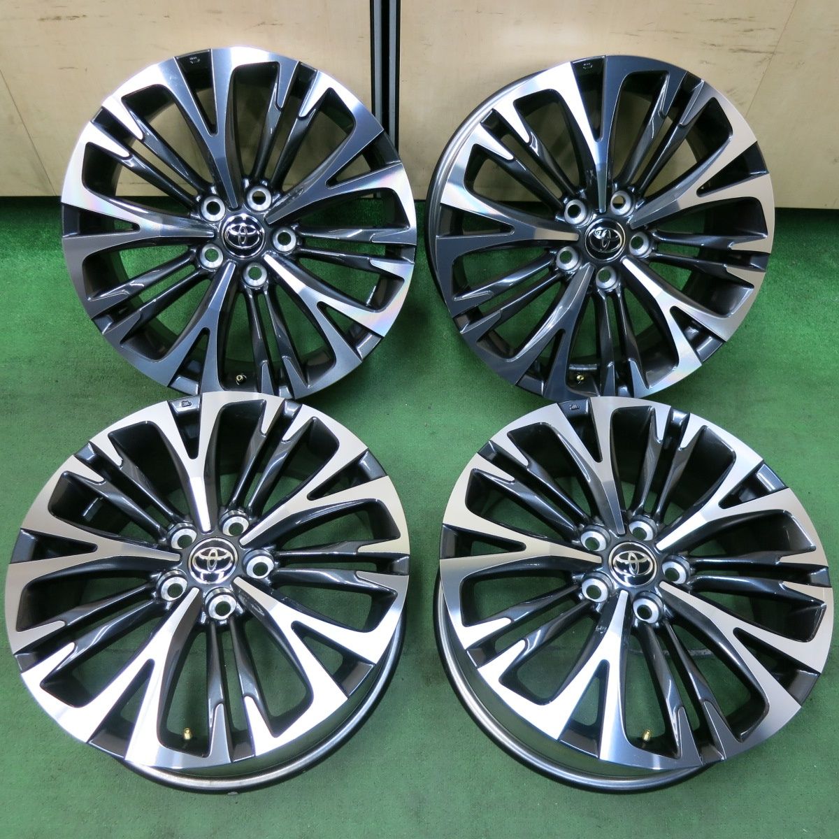 新車外し ヤリスクロス純正タイヤホイールセット 215/50R18 Yahoo