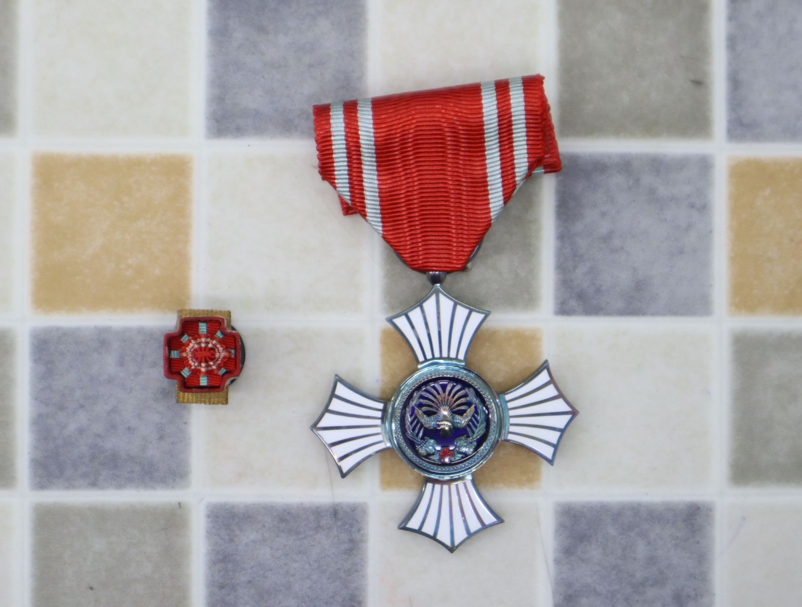 銀メダル　昭和大礼赤十字　5枚 日本赤十字社勲章メダル☆1946年（昭和21年）／純銀製／限定品