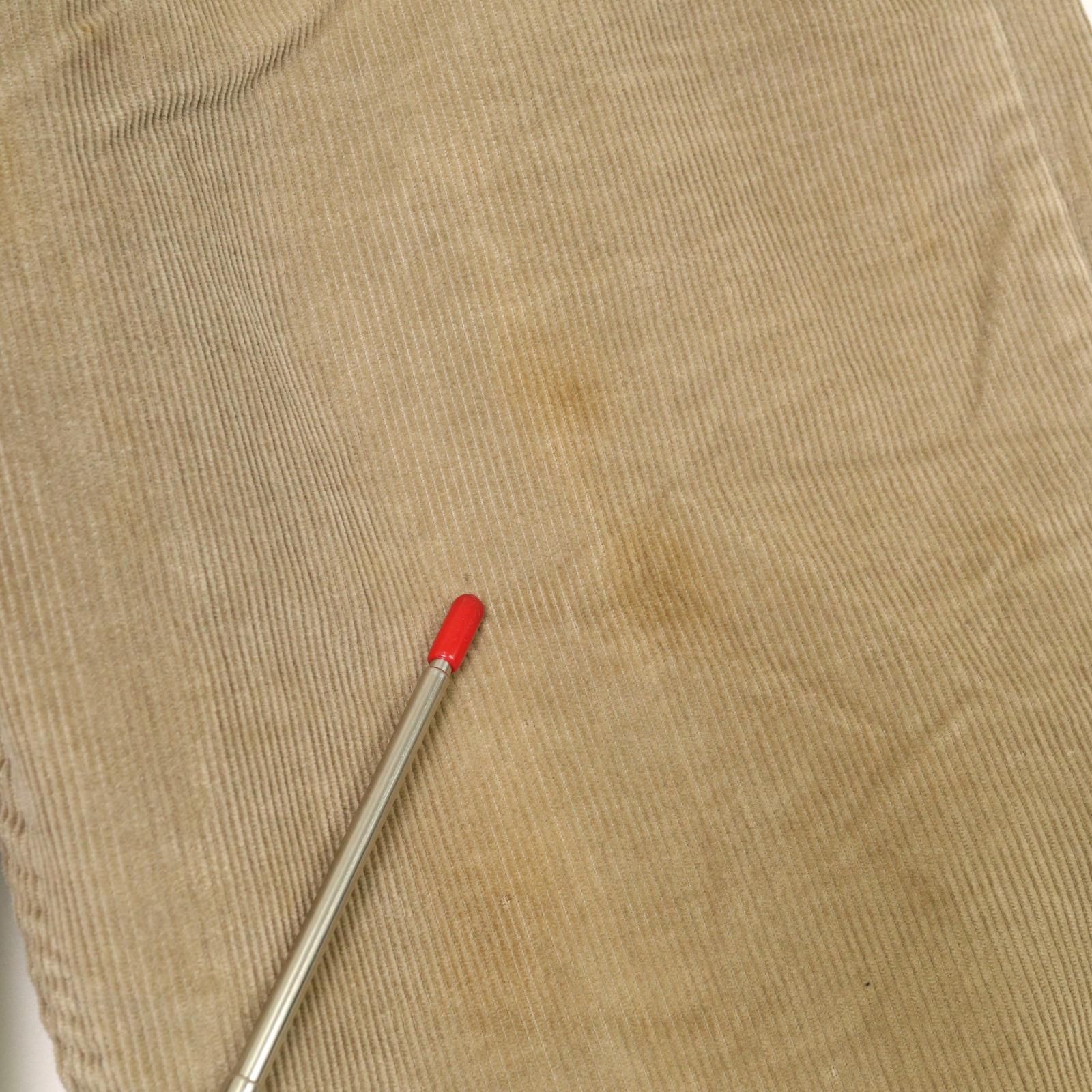 ベージュ