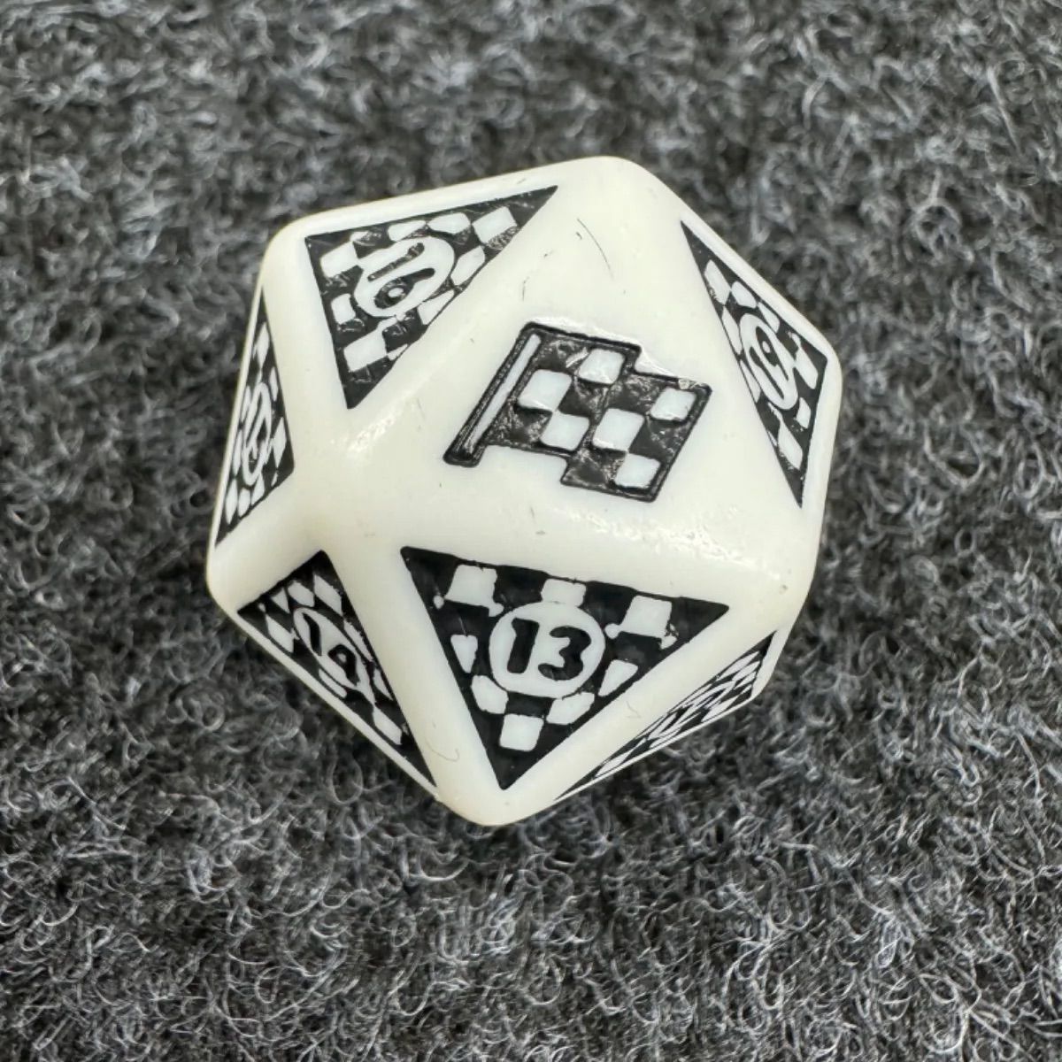セール商品が満載 MTG バンドル サイコロ ダイス 20面 ライフカウンター finish マジック：ザ・ギャザリング