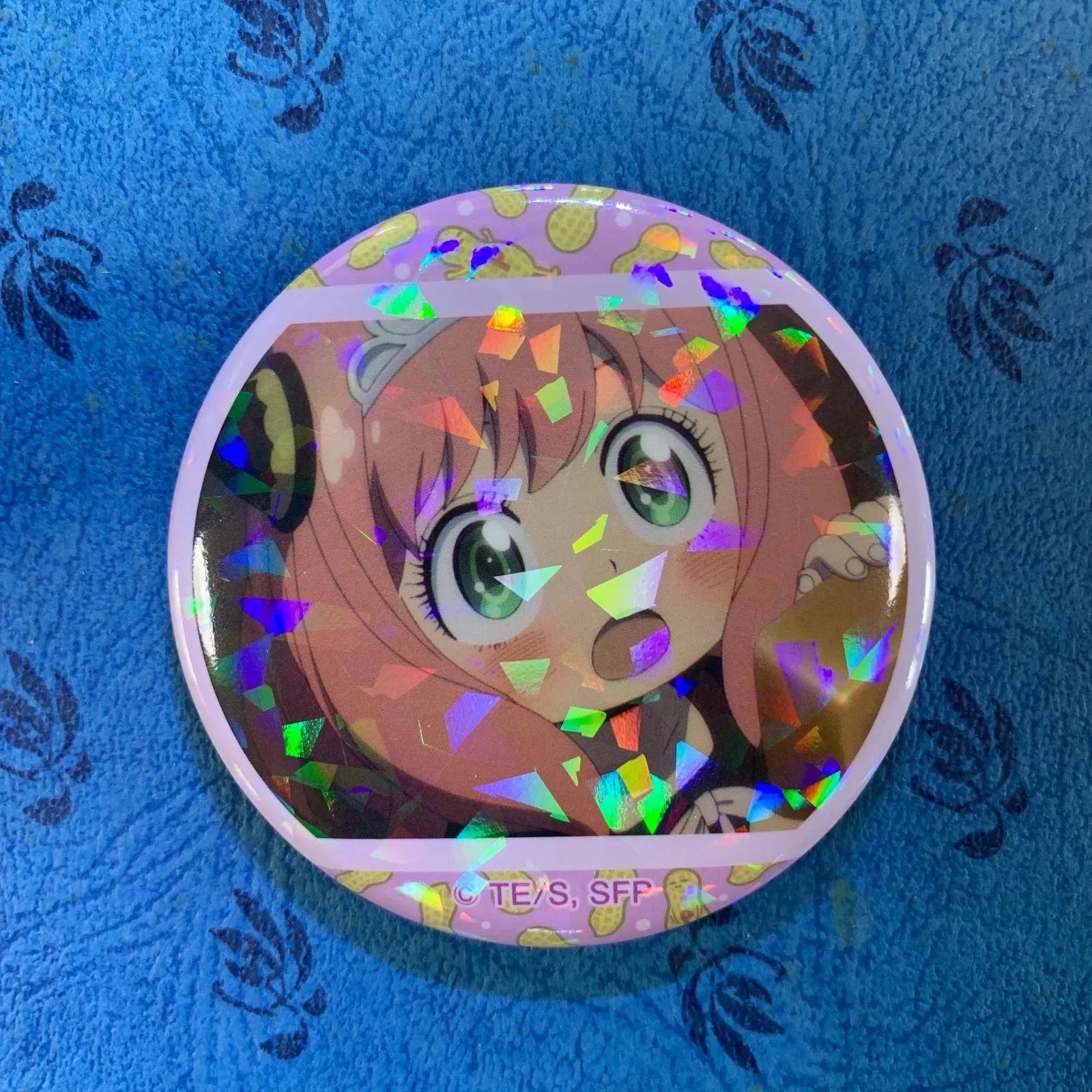 スパイファミリー アーニャ ホログラム 缶バッジ 全8種コンプ - メルカリ