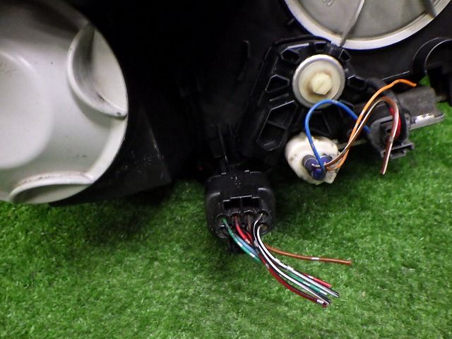 デリカD5 ヘッドライト 左右 HID CV 前期 100-87918 バラスト付