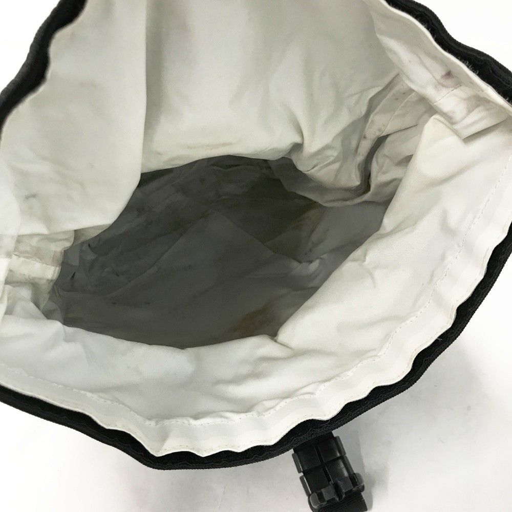 ブラック系