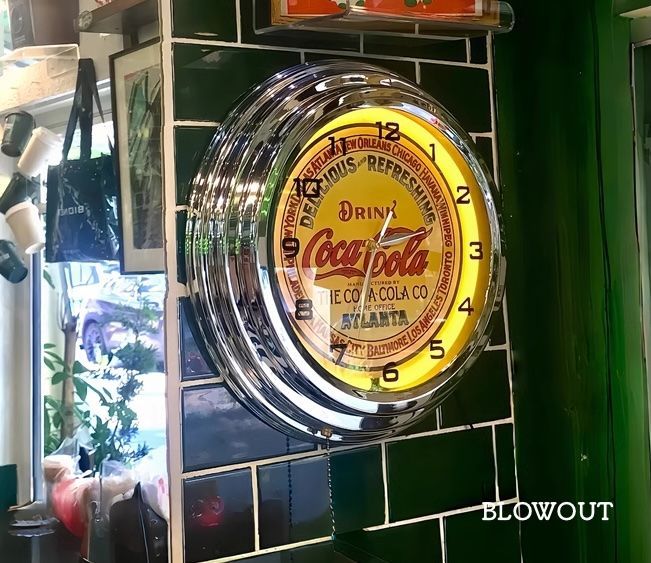 壁掛け 時計 コカ コーラ ネオン ビンテージ HOT ROD 看板 インテリア バイク 車 家具 アメリカン雑貨 BAR カフェ 店舗 ガレージ 酒 ハーレー 昭和レトロ 当時 コカコーラ