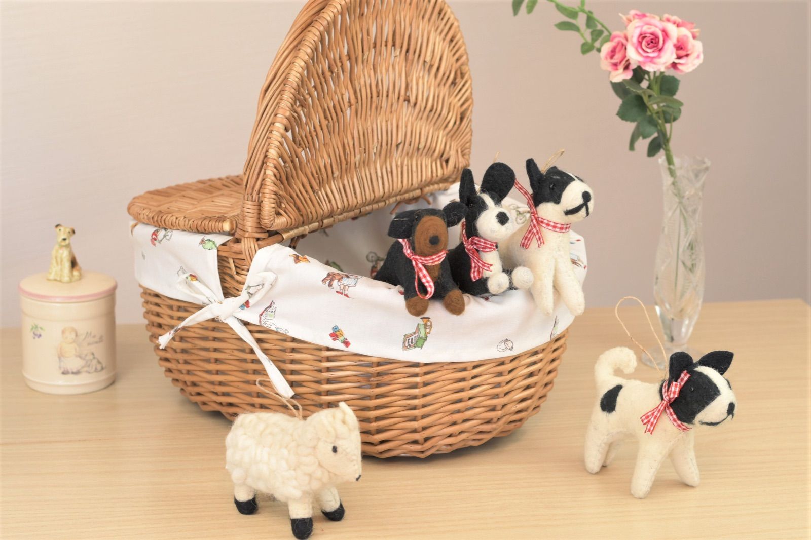 マニー ローズ　ふた付きパニエ バスケット ピクニック　小物入れ　収納　新品 マニー ローズ ふた付きパニエ バスケット ピクニック 小物入れ 収納