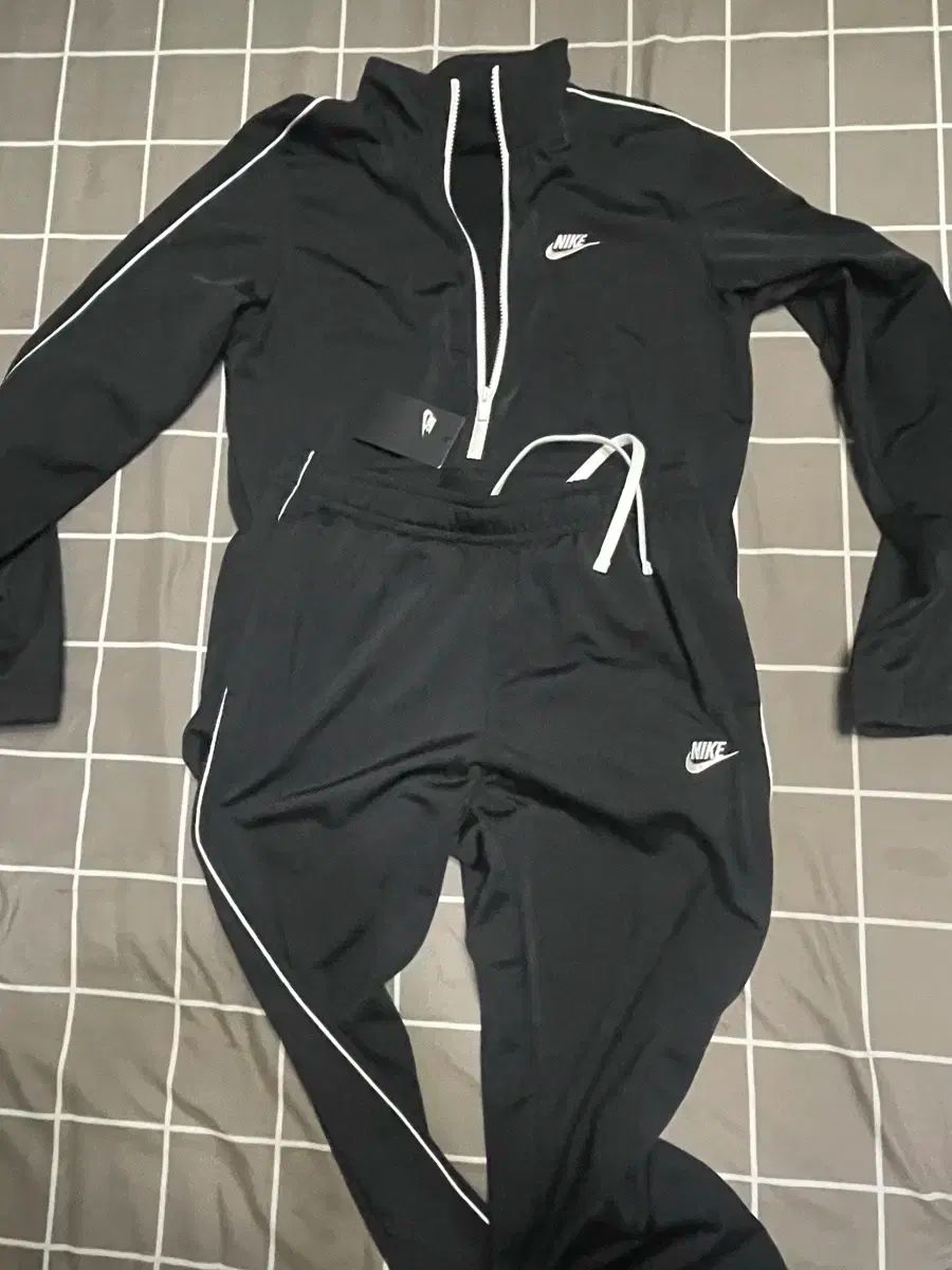 Nike(ナイキ) トレーニングウェア セットアップ セット - メルカリ Nike(ナイキ) トレーニングウェア セットアップ セット - メルカリ