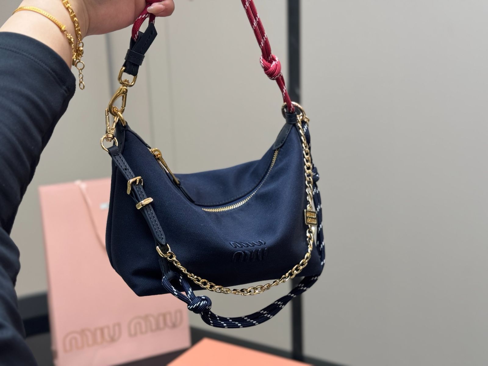 ミュウ　【美品】 楽天市場】MIU MIU ミュウミュウクリスタル RP0169クラッチ