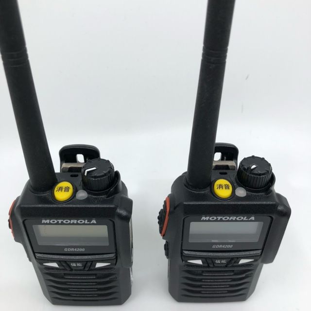 デジタル簡易無線 モトローラ GDR4200 登録局 バッテリー2個付き デジタル簡易無線 モトローラ GDR4200 登録局 バッテリー2個付き