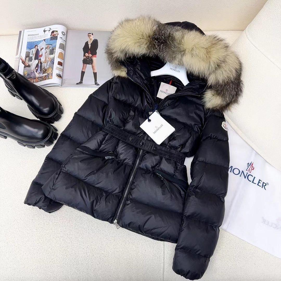 ★ABC出品　MONCLER 黒　ダウンジャケット フード　モンクレール MONCLERモンクレール 黒 ダウンジャケット フード付き ウエスト