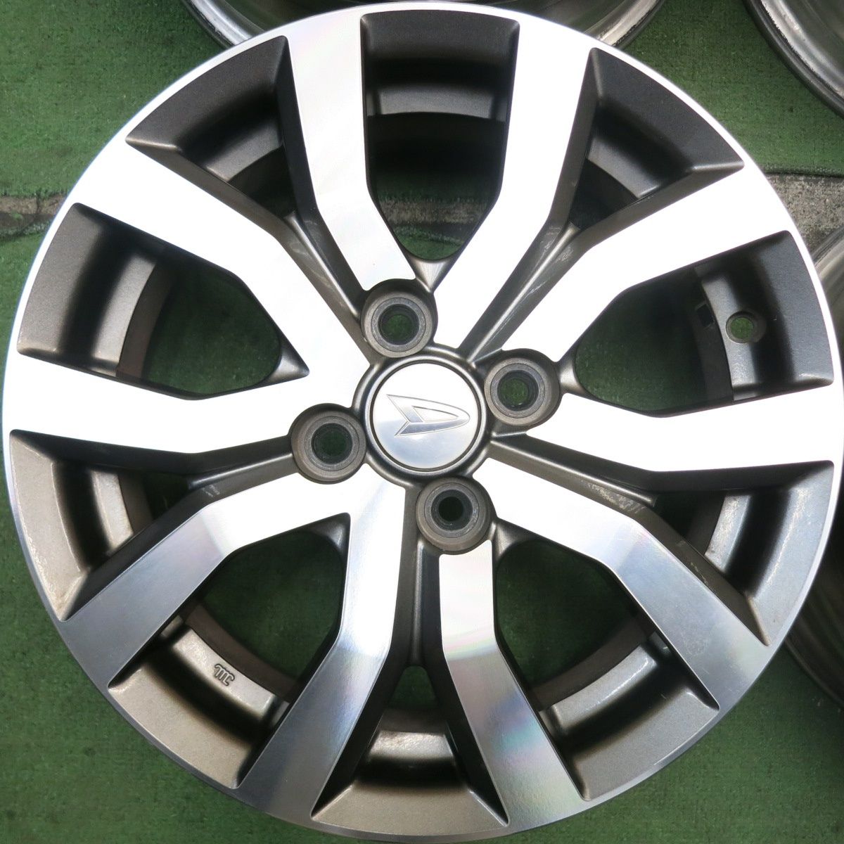 送料無料] キレイ☆ダイハツ トール 純正 ホイール 15インチ 15×5J