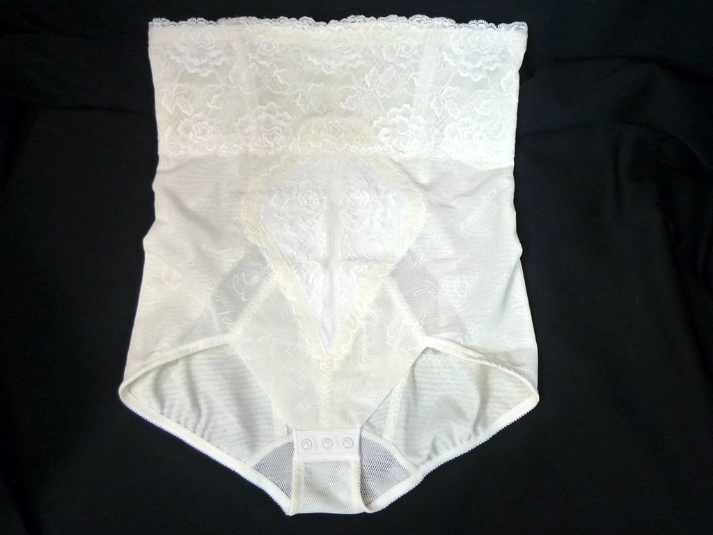 参考41800円 最 補正下着 シャンデール シャルム ハイウエストガードル Size90 白 豪華ストレッチレース ヒップUP _HW6 検マルコ