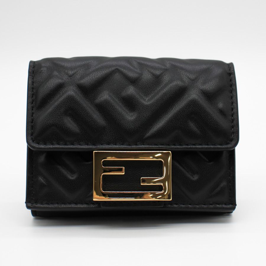 商品 FENDI フェンディ バゲット マイクロ 三つ折り財布 8M0395 AAJD