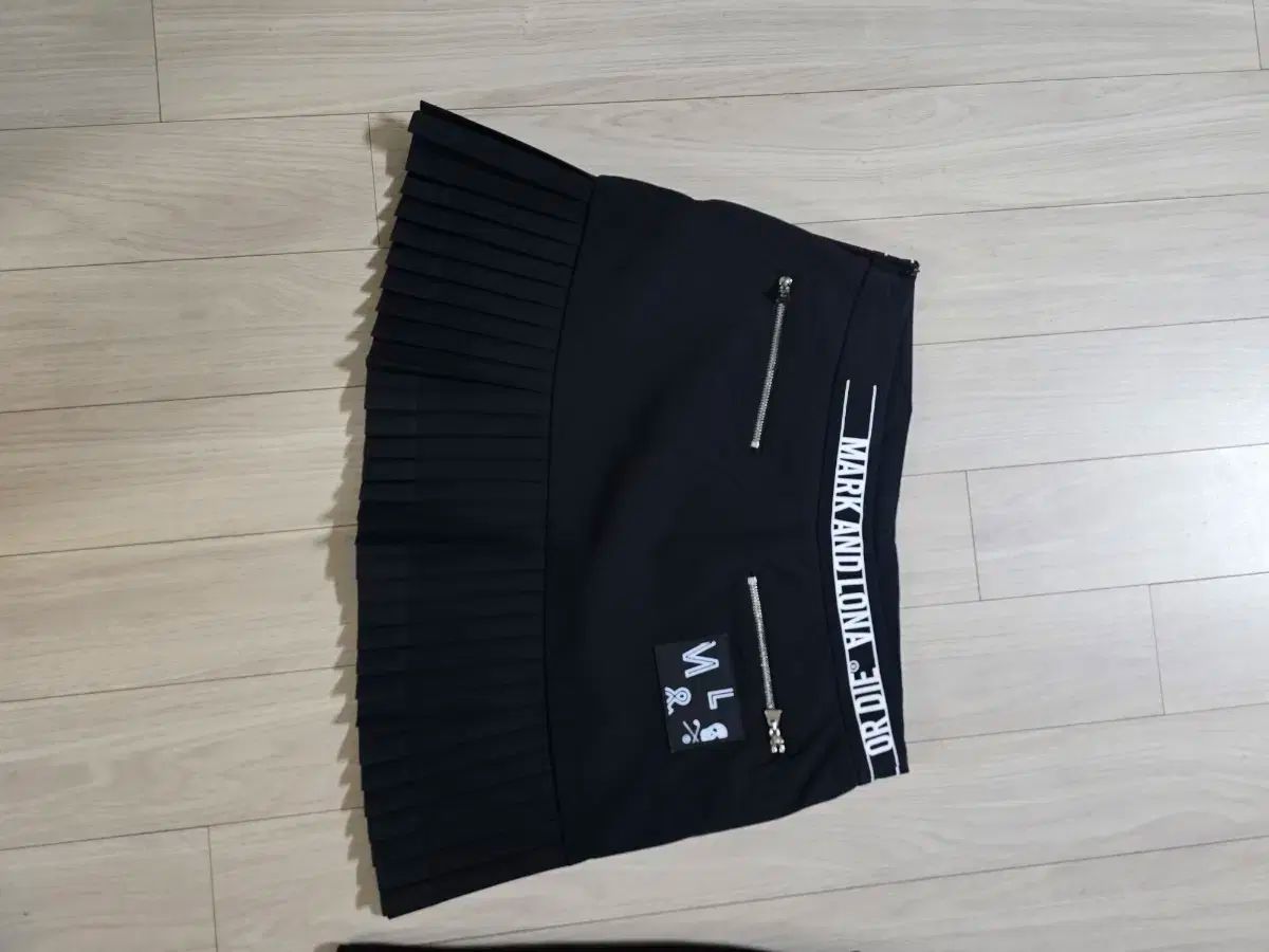 MARK - LONA マークアンドロナ スカート ２デザイン 合計金額 です