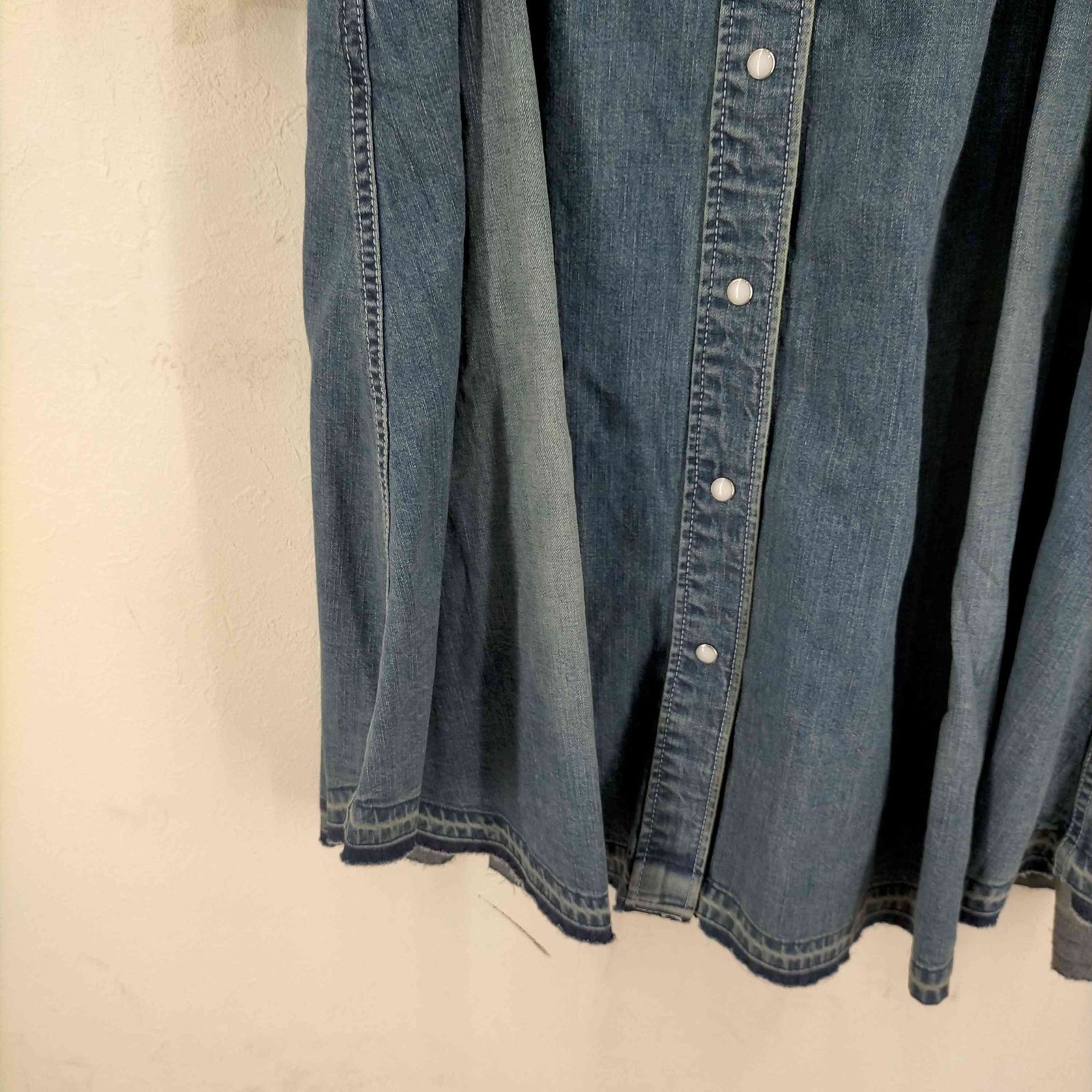 sacai タートルネックニット ドッキング デニム長袖ワンピース sacai タートルネックニット ドッキング デニム長袖ワンピース