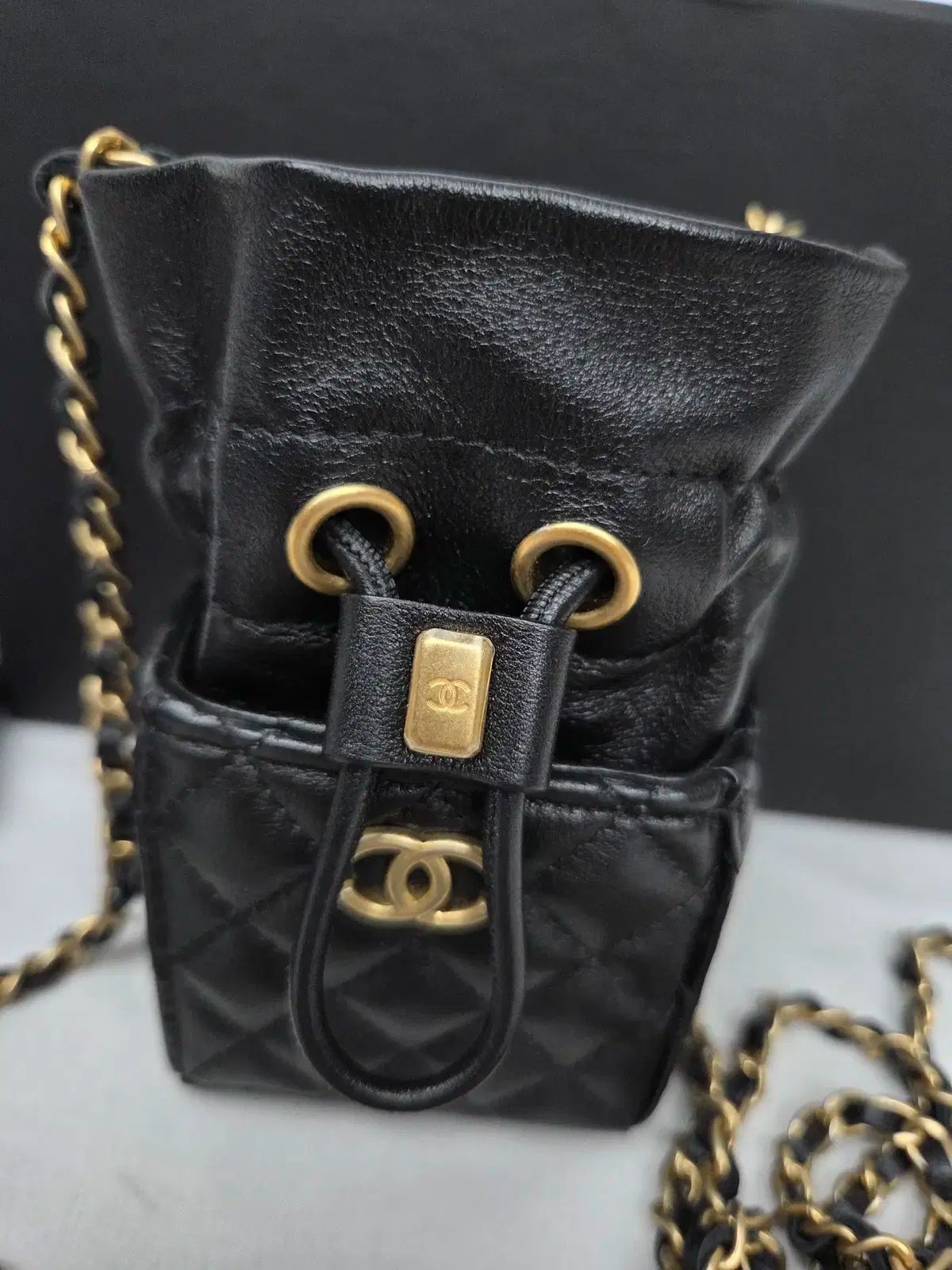 専用出品　早い者勝ち おまけでシャネル巾着もお付けいたします。 Chanel(シャネル) vip 巾着 付属品完備 未使用 - メルカリ