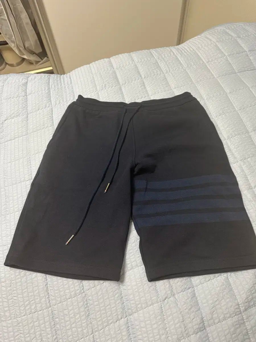 Thom Browne トム ブラウン 3本線 ハーフパンツ