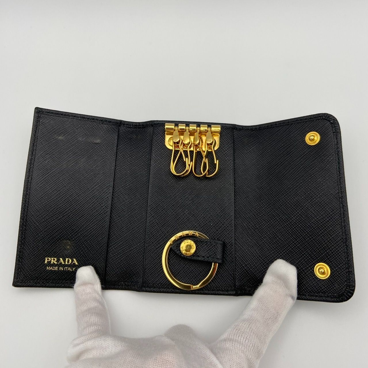 プラダ 1PG004 レザー サフィアーノ キーケース ブラック メンズ 楽天市場】プラダ PRADA 小物 キーケース 1PG004 QHH ネロ 特別