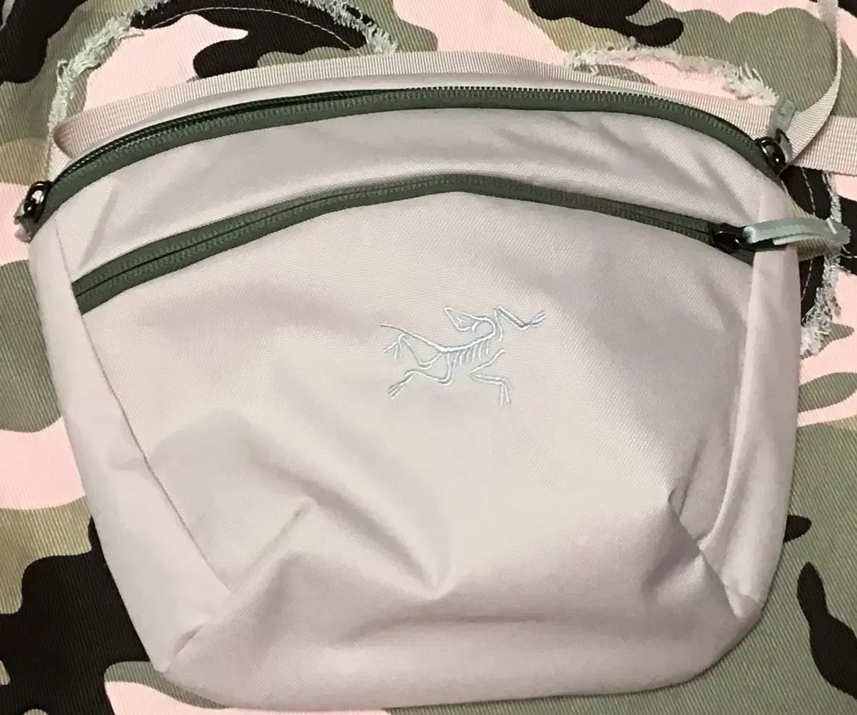 白煙親父様の専用ページ Pt950喜平チェーン用 後光留めダイヤ《小