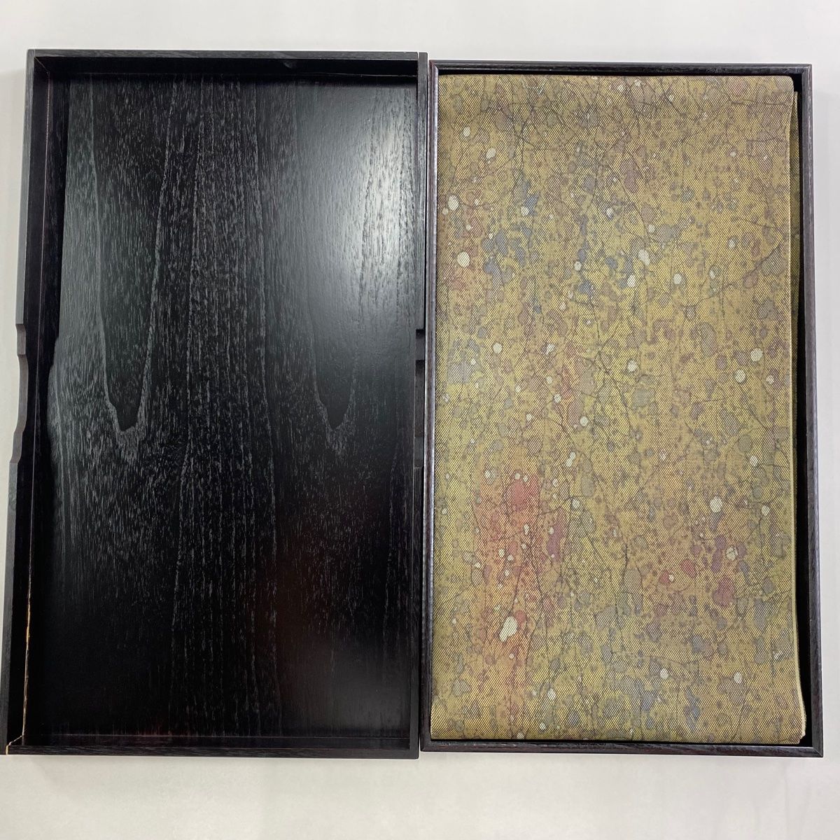 袋帯 落款 伝統箔匠 外 き 幾何学模様 螺鈿 箔 茶緑色 お太鼓柄 正絹