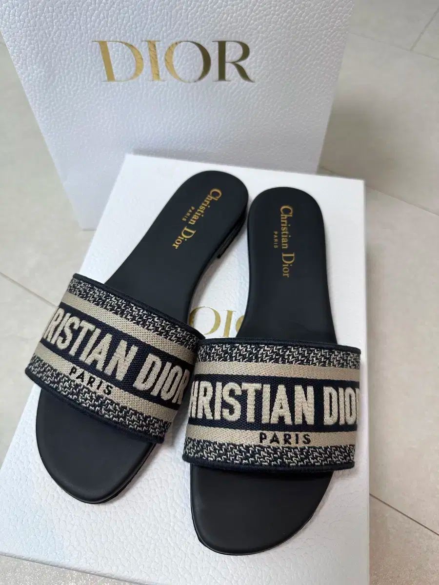 【上品な印象に♡】Dior★ミュール シンプルだけどお洒落♪新作【Dior】C'EST DIOR ヒールスライド