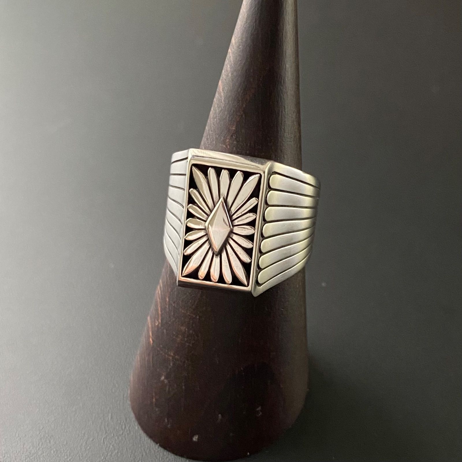 ハワードネルソン　サンバーストリング INDIANJEWELRY HOWARD NELSON ハワード.ネルソン サンバー