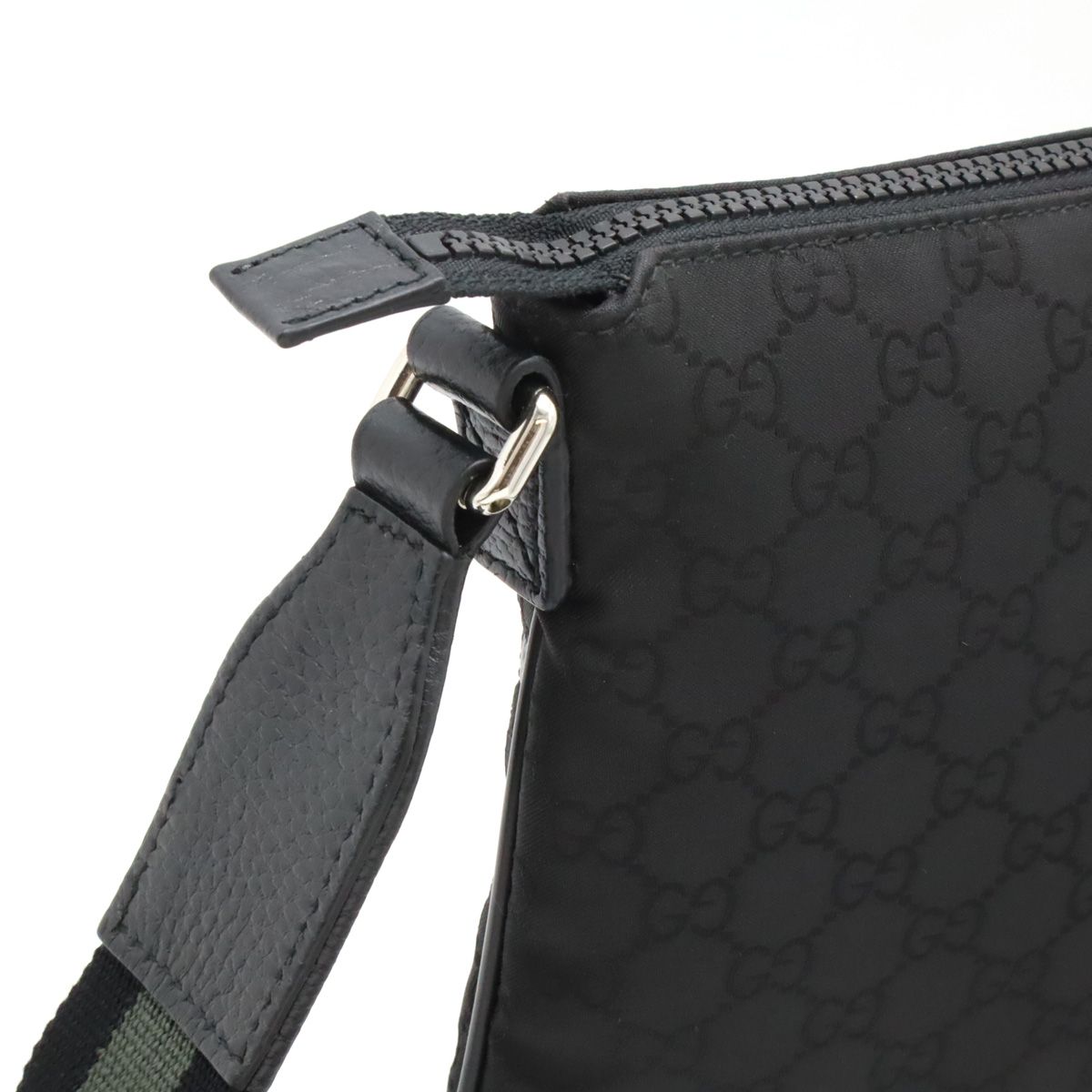 GUCCIグッチ/ショルダーバッグ/ナイロン/サコッシュ/メッセンジャー/黒 