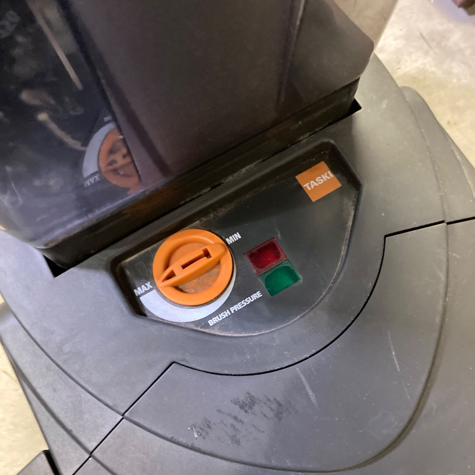 シーバイエス 自動床洗浄機 TASKI Swingo150 スウィンゴ150