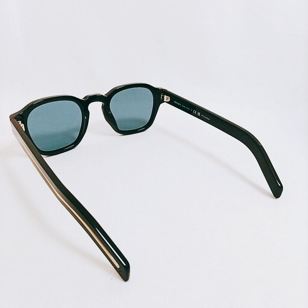 極美品 PRADA プラダ メタルプラーク サングラス ブラック 中古・古着通販】PRADA (プラダ) アイコニックメタルプラーク