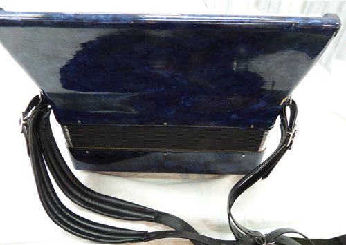 30日間返品交換可能！ ヤマハ テナーアコーディオン T-32B 再生品 音楽会の練習にいかがでしょうか 送料無料 数量限定 