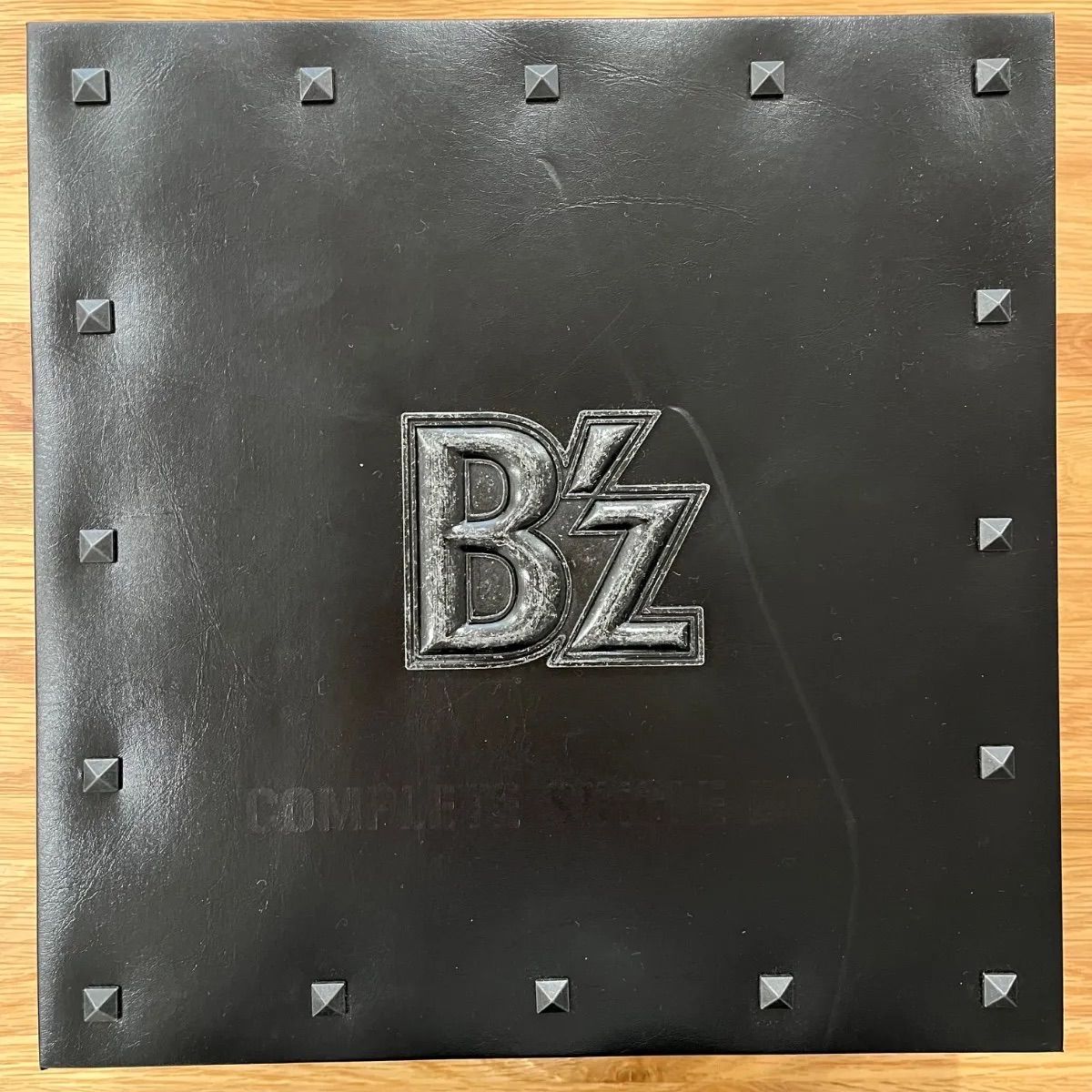 B'z COMPLETE SINGLE BOX 【公式通販】