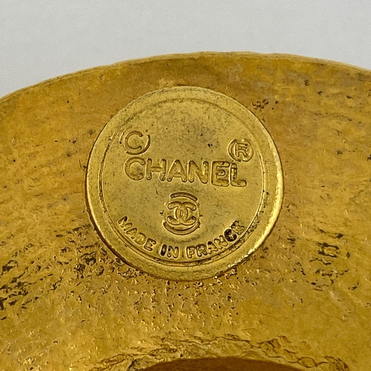 【美品】シャネル 麦わら帽子 モチーフ リボン ブローチ ゴールド ハット CHANEL シャネル 麦わら帽子 ブローチ P9404V – VINTAGE SELECT