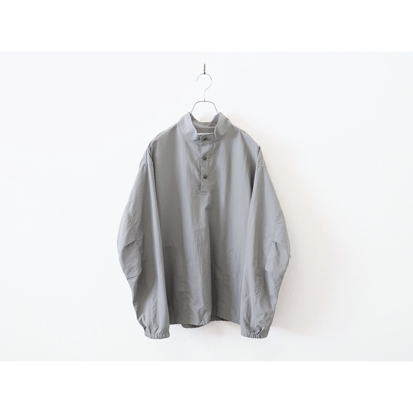 MANUAL ALPHABET / LIGHT SHELL SNAP TEE - GREY マニュアル