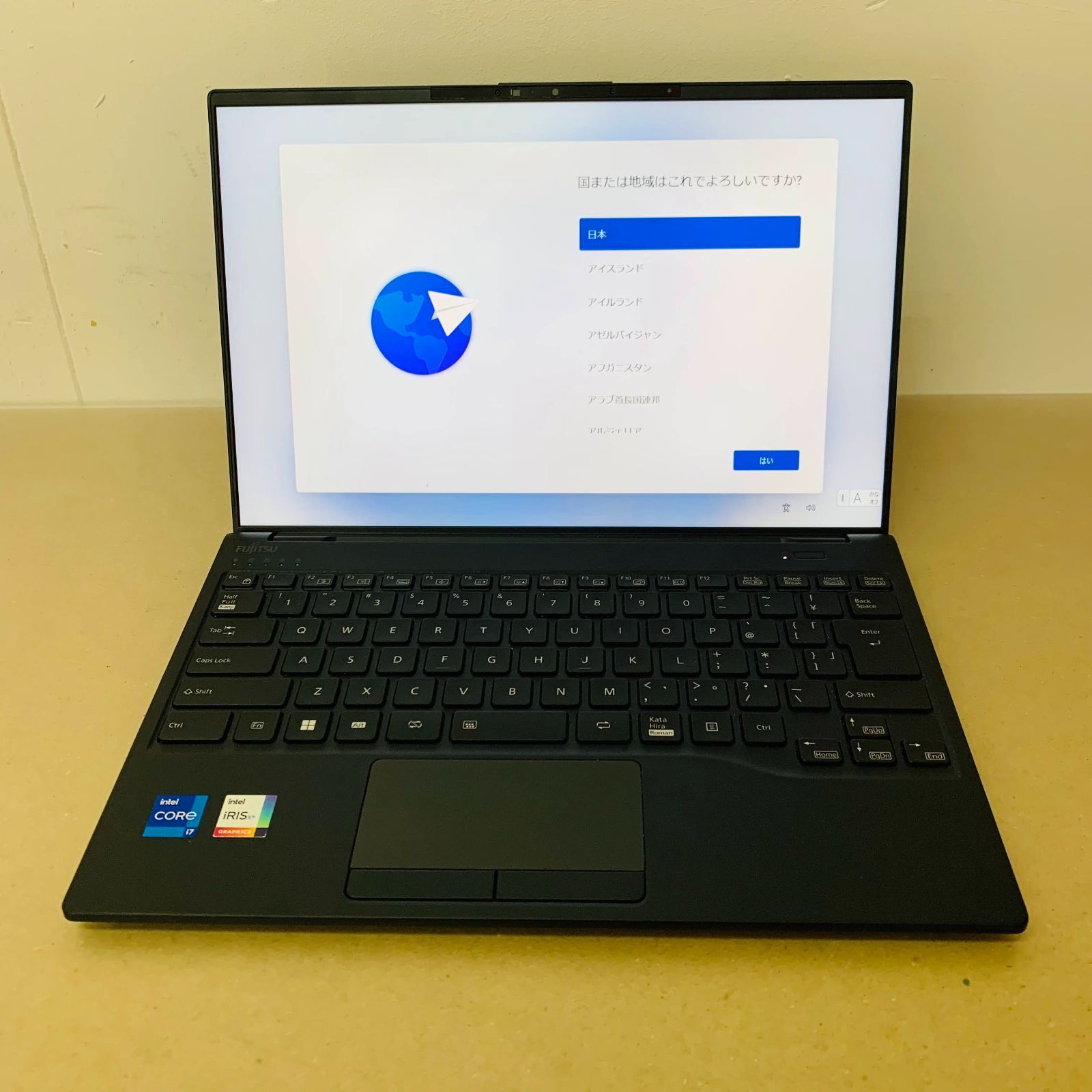 未使用に近い　美品　富士通 　LIFEBOOK WU2/H1  FMVUH01001　 i7-1355U 　16GB 　SSD 256GB バッテリーサイクルカウント35回t超軽量モバイルノートパソコン　C1605t80サイズ発送