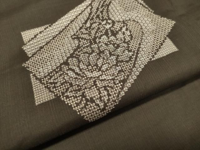 平和屋着物○本場大島紬 割り込み絣 地空き 色紙重ね花文 正絹 逸品  