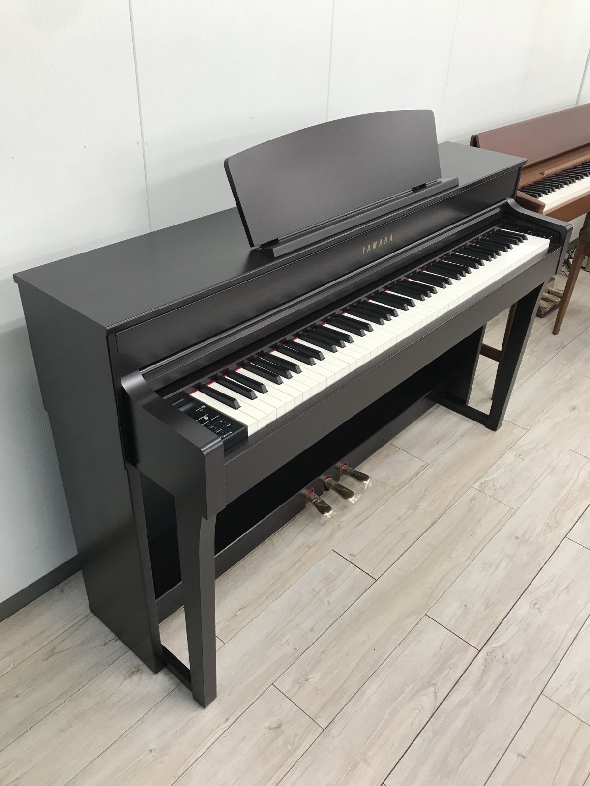 CLP-645 - Overview - Clavinova - Pianos - Musical