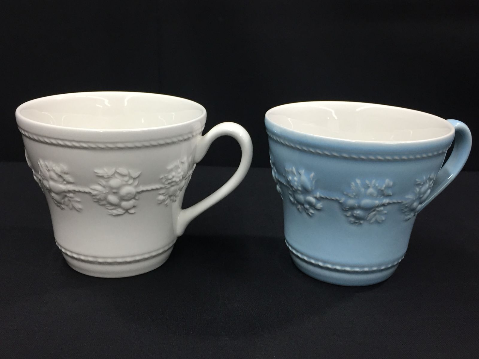 ウェッジウッド　WEDGWOOD　マグカップ　2客　フェスティビティ　ブルー　ホワイト　現状品　MO9-005