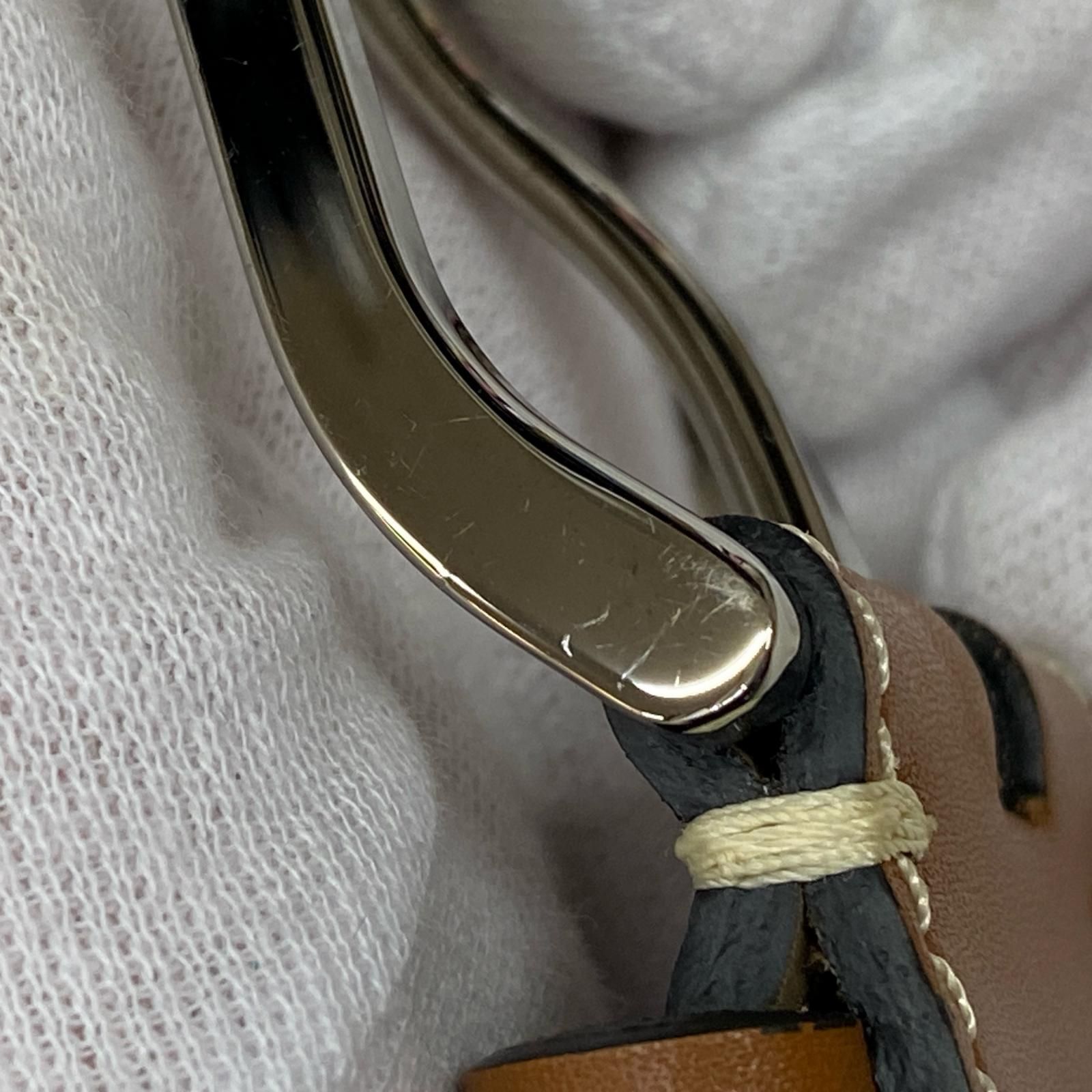 BURBERRY |