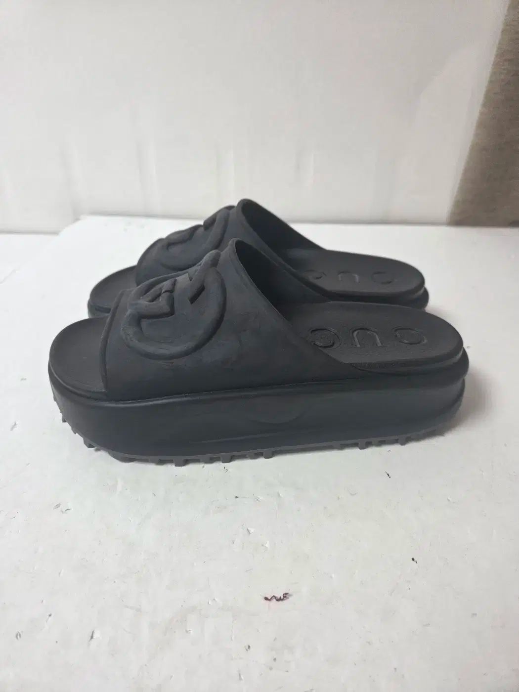 グッチ レディース インターロッキング G スライド スリッパ ブラック 240